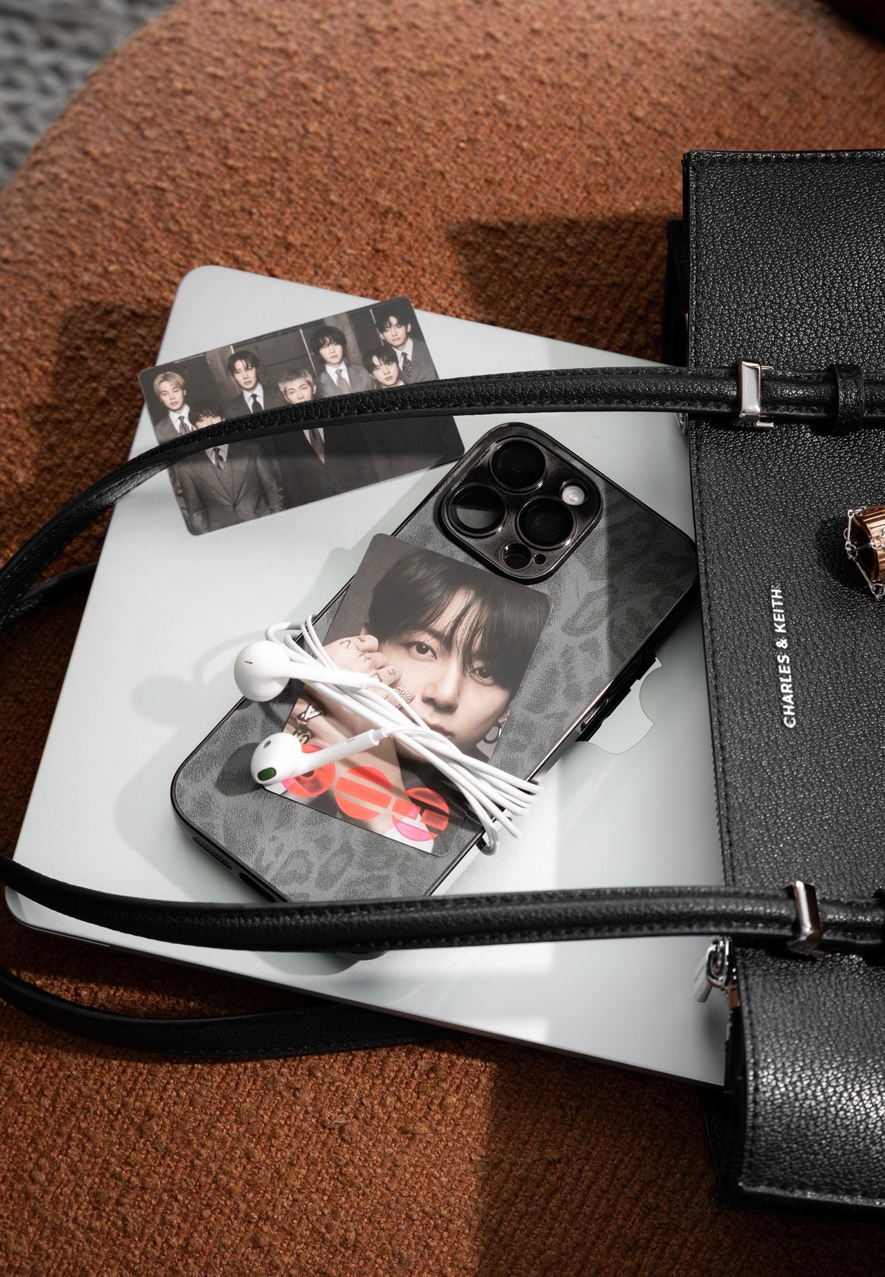 BTS JUNGKOOK - PHOTOCARD AND LIPGLOSS HOLDER KEYCHAIN
