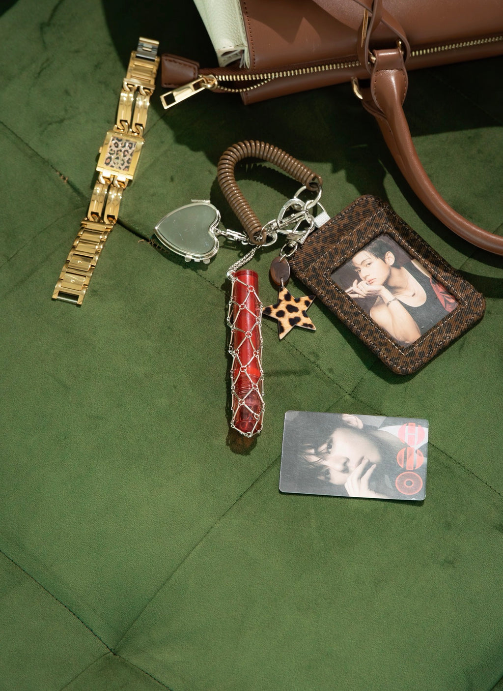 BTS V - PHOTOCARD AND LIPGLOSS HOLDER KEYCHAIN
