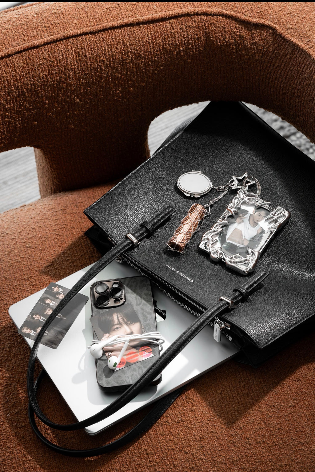 BTS JUNGKOOK - PHOTOCARD AND LIPGLOSS HOLDER KEYCHAIN