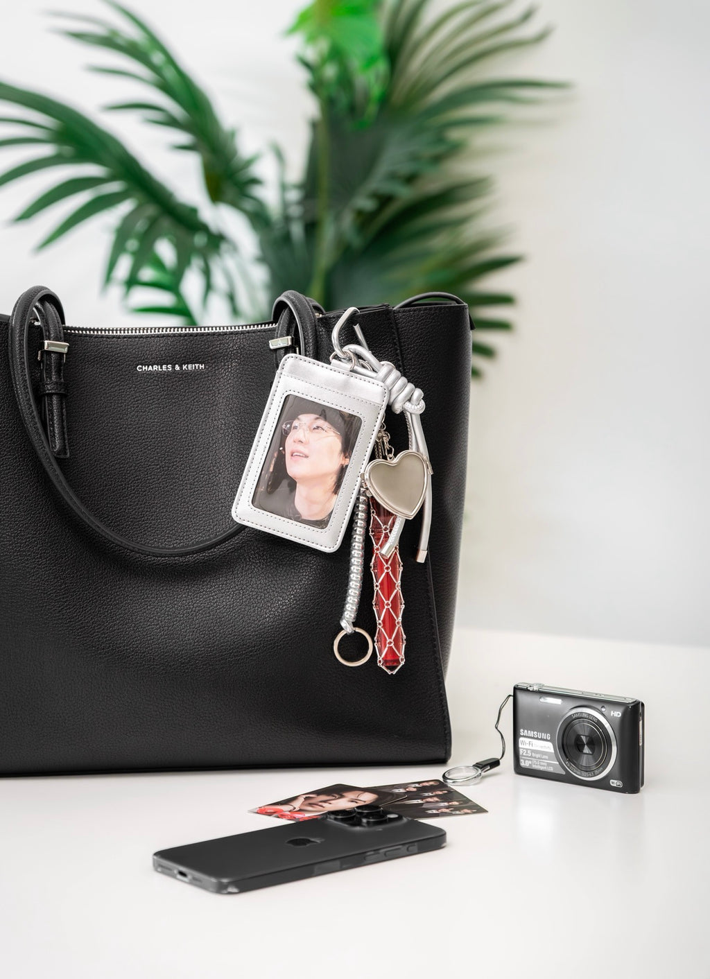 BTS SUGA - PHOTOCARD AND LIPGLOSS HOLDER KEYCHAIN