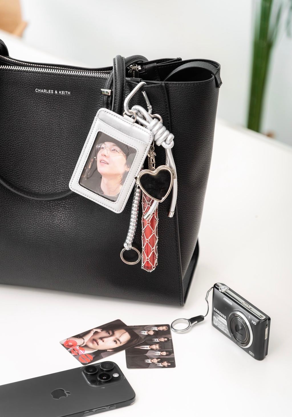 BTS SUGA - PHOTOCARD AND LIPGLOSS HOLDER KEYCHAIN